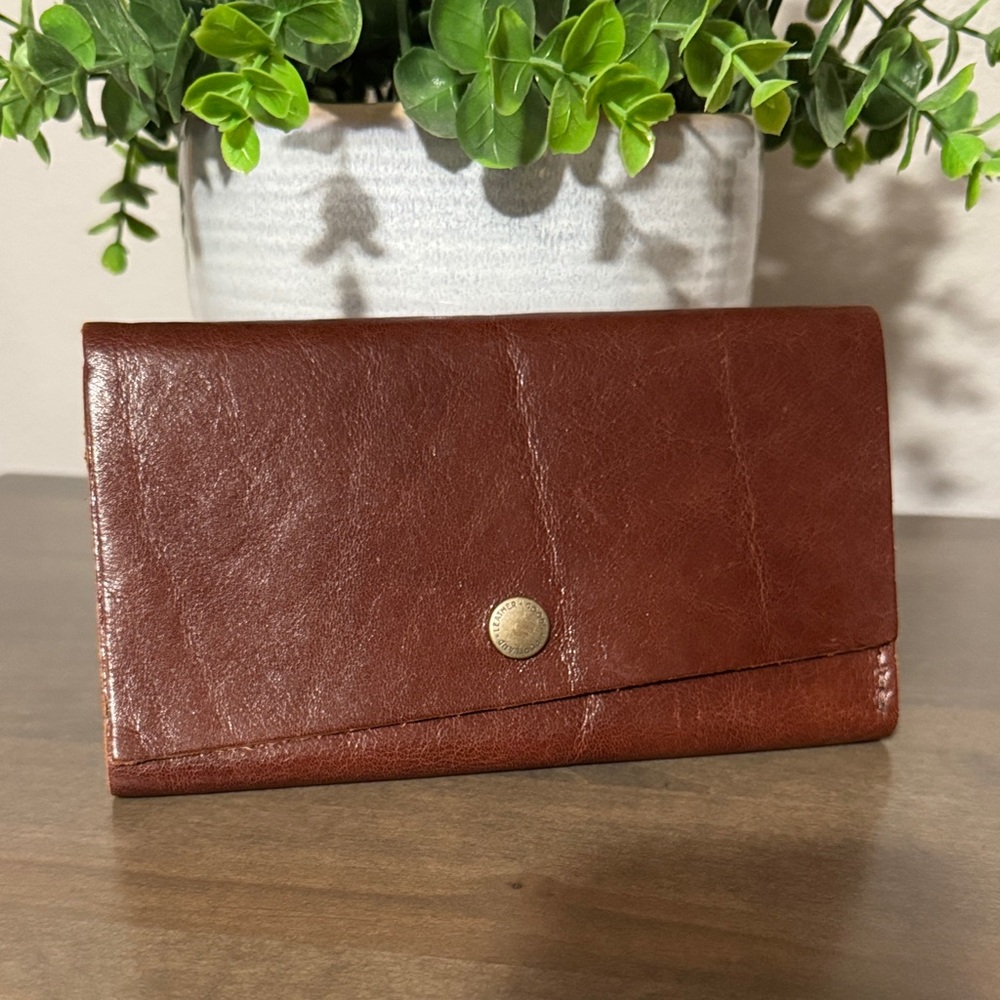 Beautiful Portland Leather Rancher Wallet - Acorn